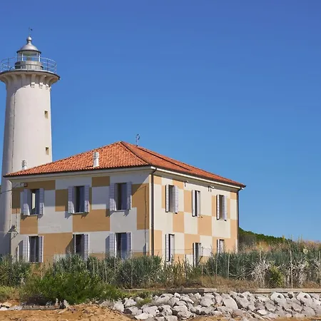 Elegant Located On The Gorgeous Coast Of Apartment *