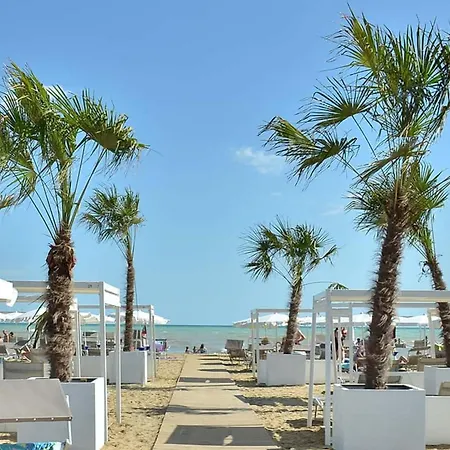 Apartment Elegant Located On The Gorgeous Coast Of *