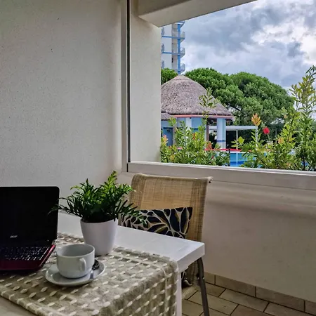 Elegant On The Gorgeous Coast Of Apartment